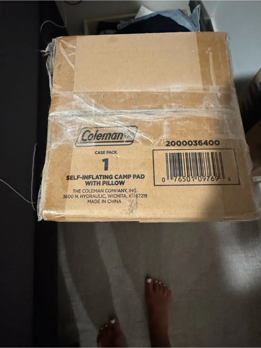 Coleman: Self-Inflating Sleeping Pad with Pillow